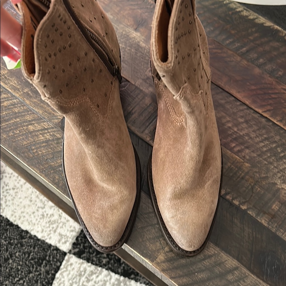 Lucchese Tan Heeled Boots Suede Western Style